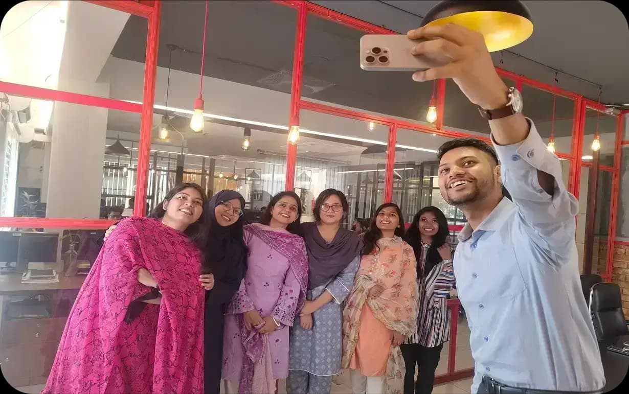 Life at 6Sense - Team members enjoying work